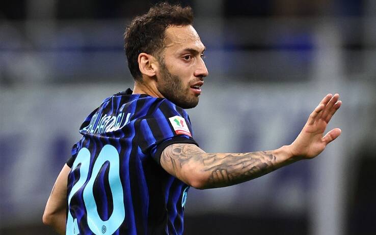 Inter-Calhanoglu, avanti insieme. Possibile rinnovo a fine mercato