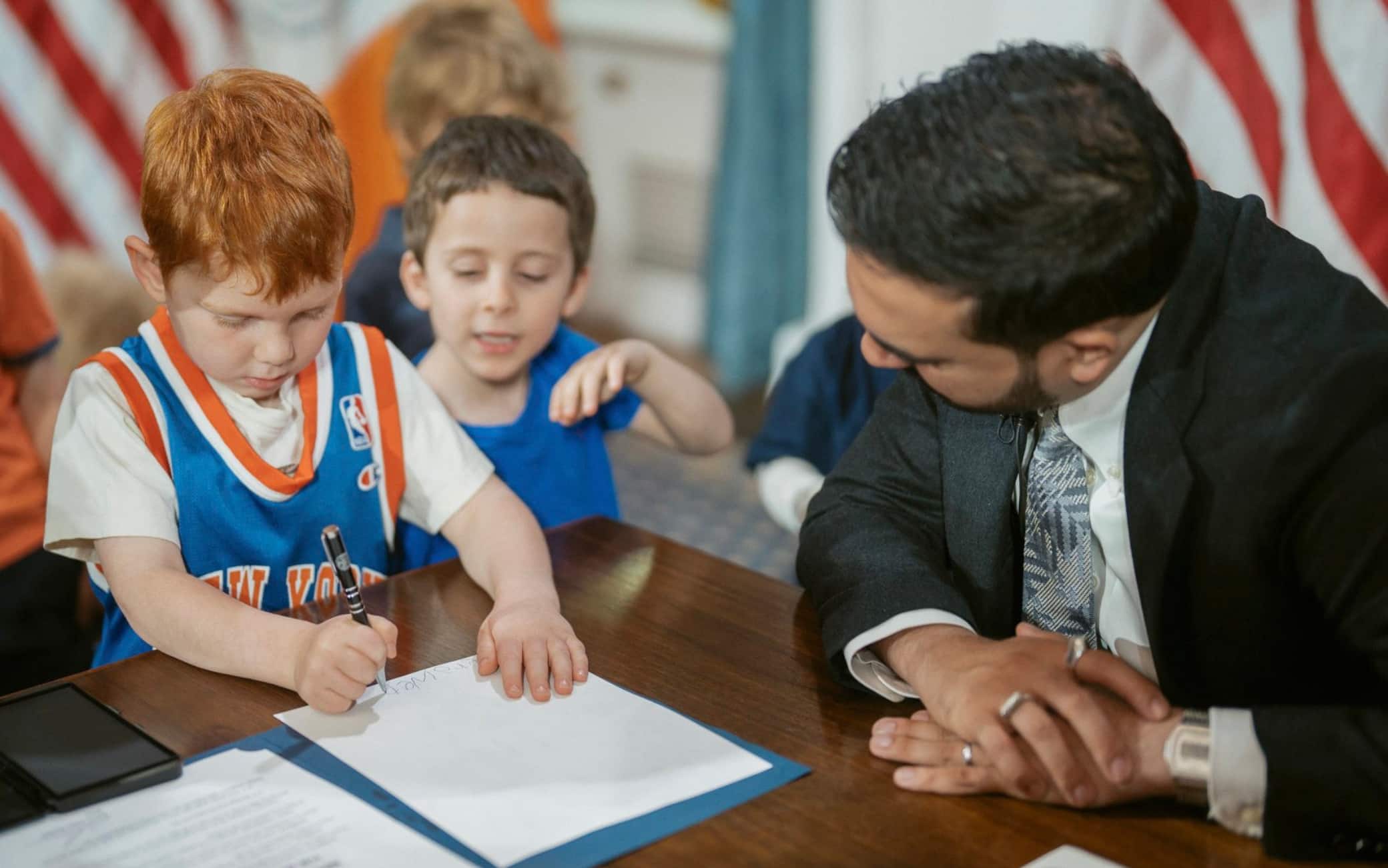 NBA, il sindaco di New York posticipa la buonanotte ai bambini per i Knicks in finale