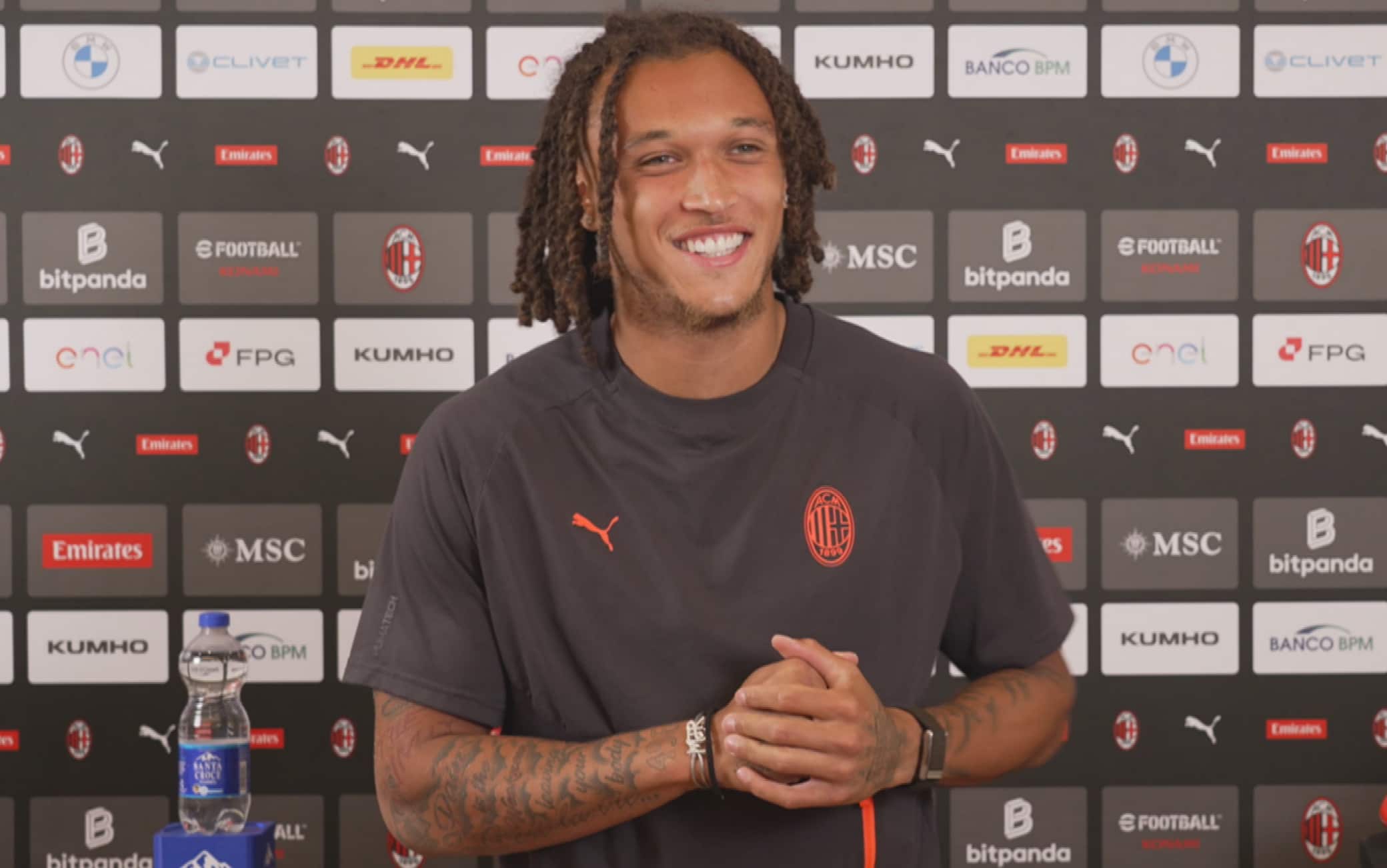 Milan, Diego Moreira si presenta: "Ho scelto la 22 per Kakà e per la mia età". VIDEO