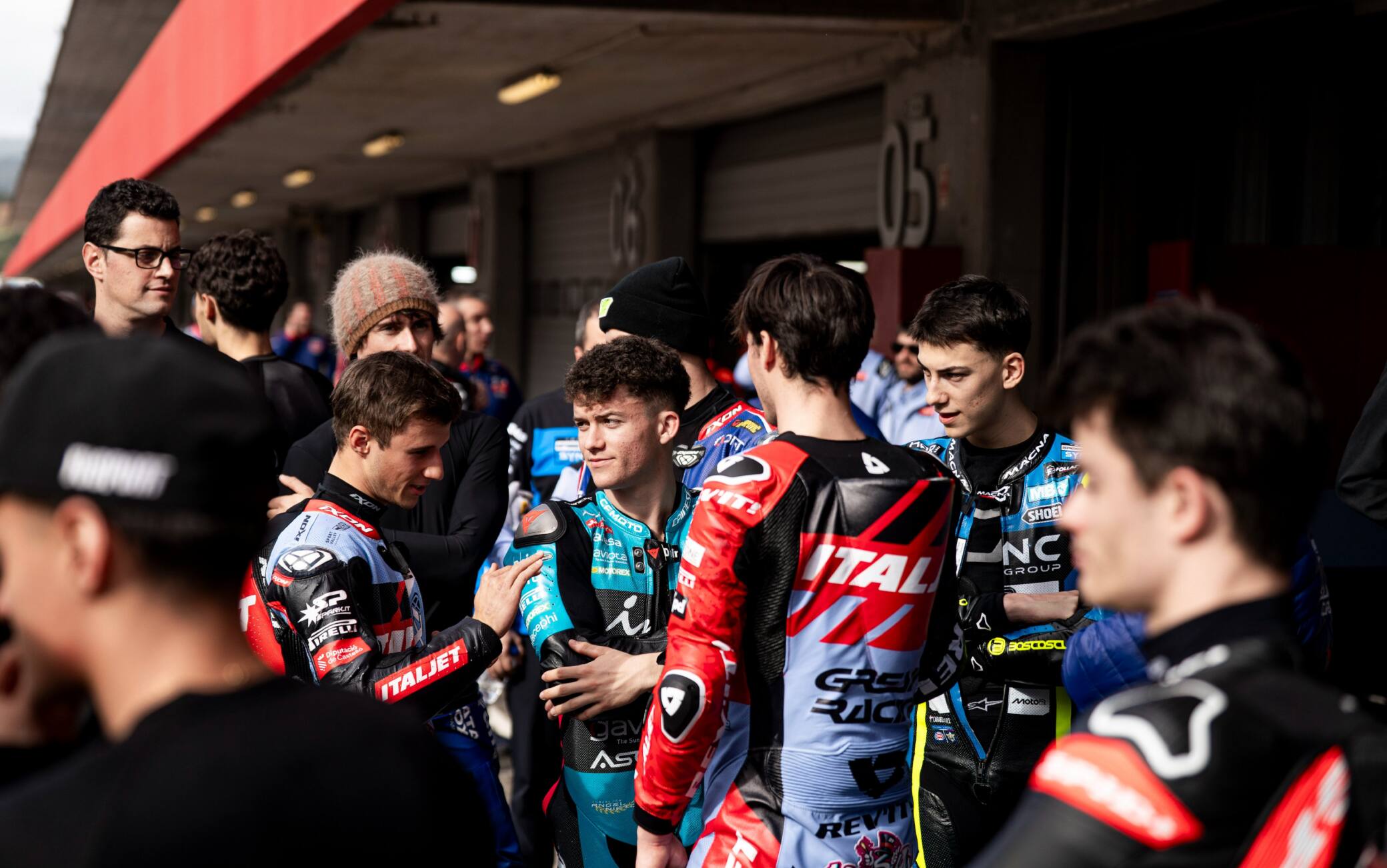 Moto2, test Portimao nel caos per olio in pista: bandiera rossa a due ore dalla fine