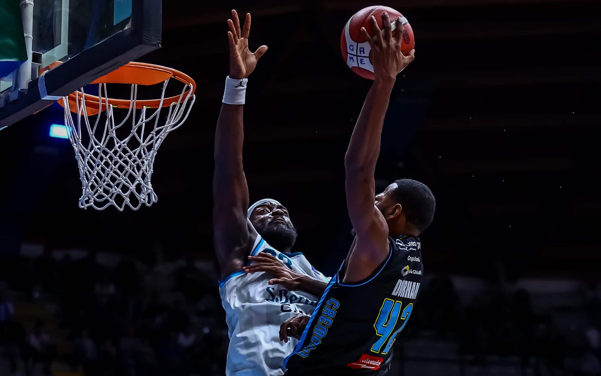 Serie A basket, Cremona-Cantù alle 19.30 su Sky Sport Basket