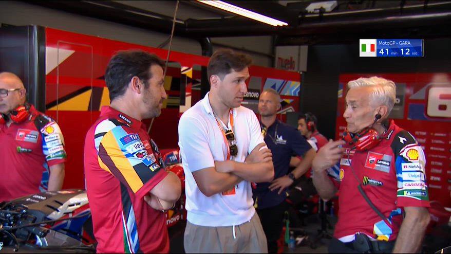 Mugello, anche Federico Chiesa visita il box Ducati