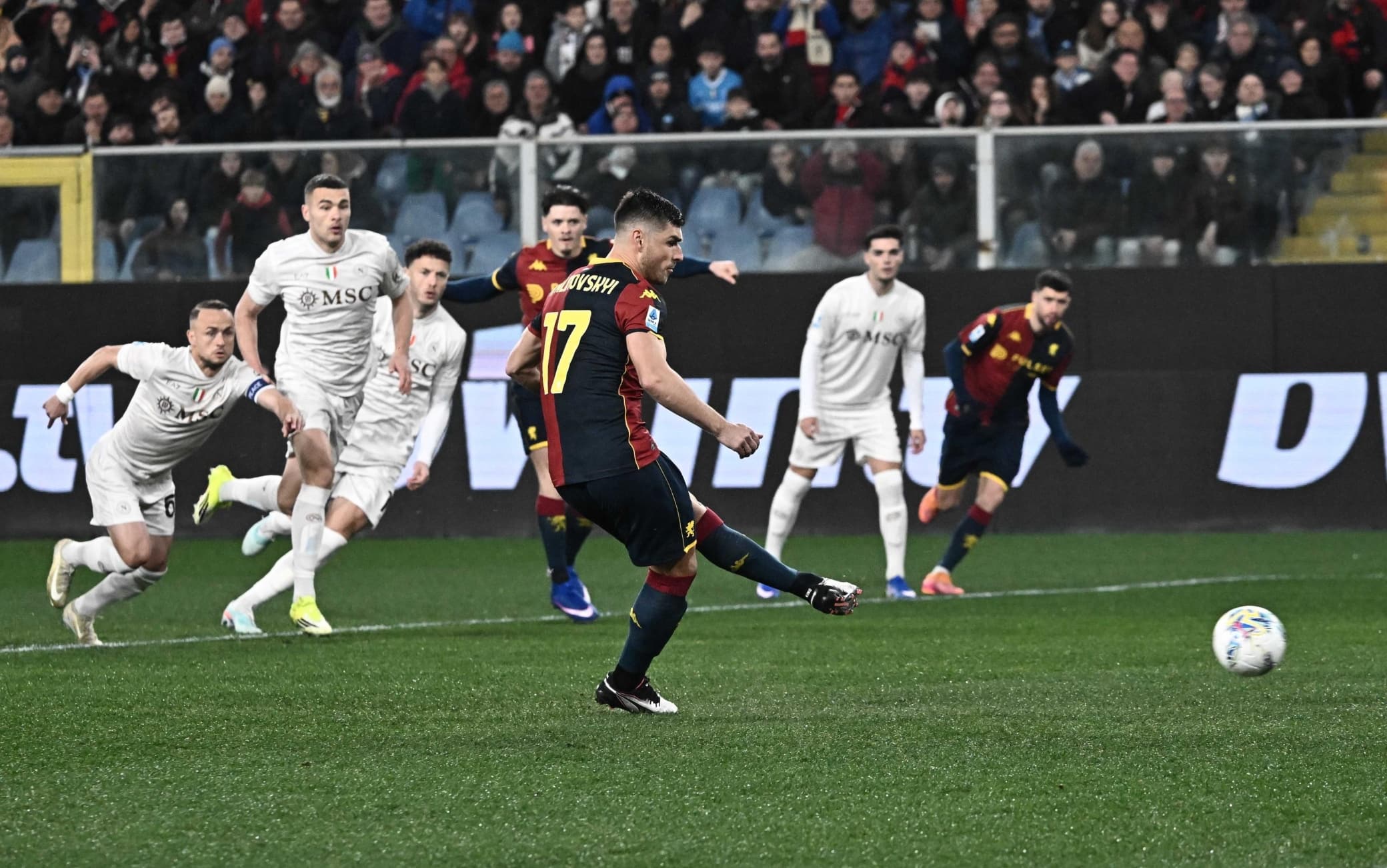 Malinovskyi non sbaglia su rigore! Genoa avanti 1-0