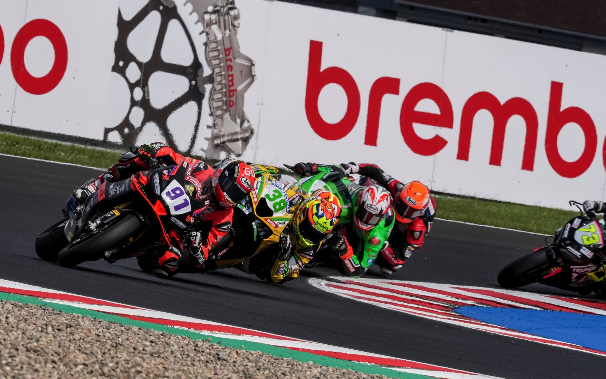 Superbike a Most: Gara 1 Sportbike a Vannucci, Debise e ZXMOTO ancora leader in Supersport