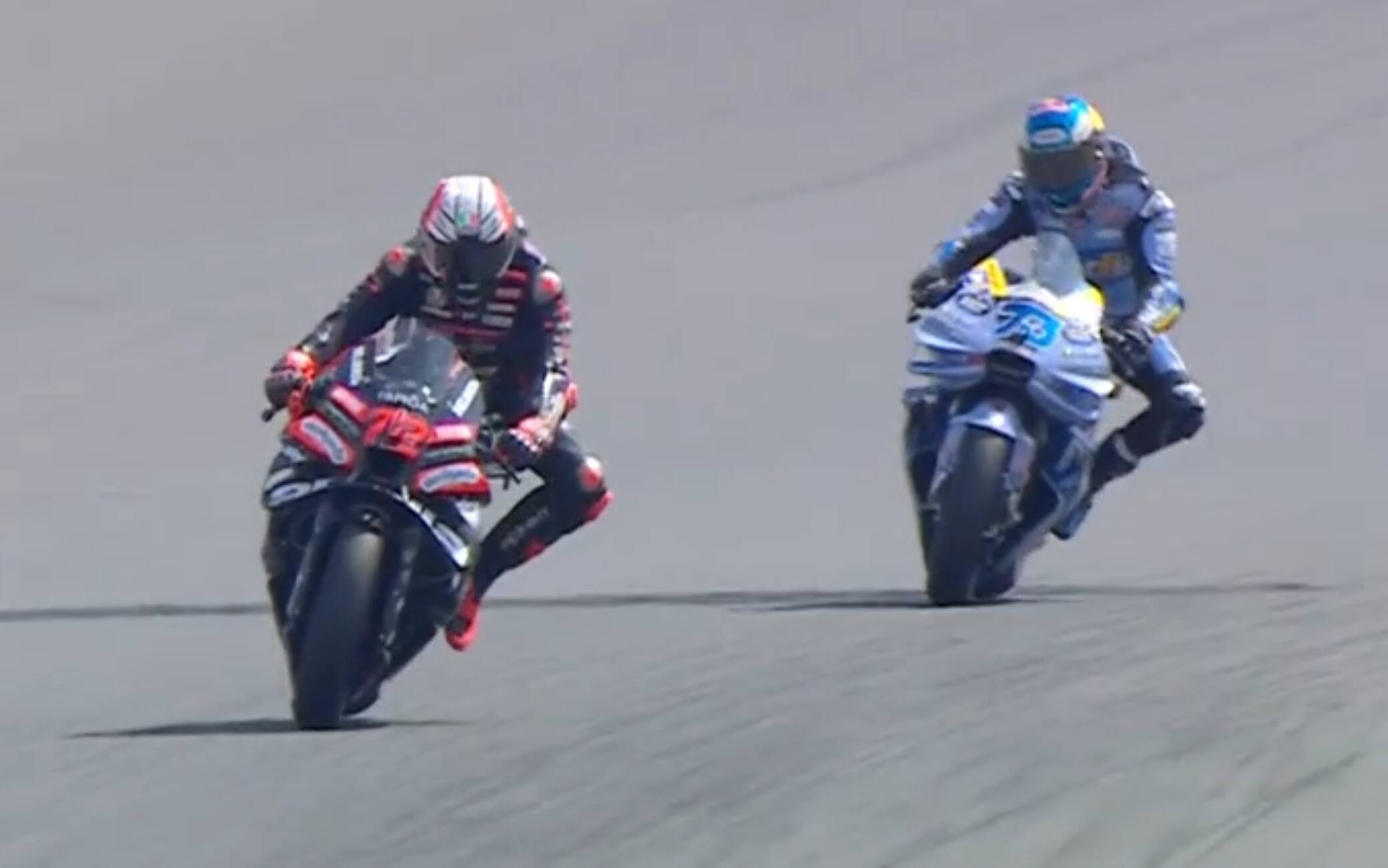 MotoGP a Silverstone, Bezzecchi stoico in gara: l'ultimo giro con la telecronaca Sky