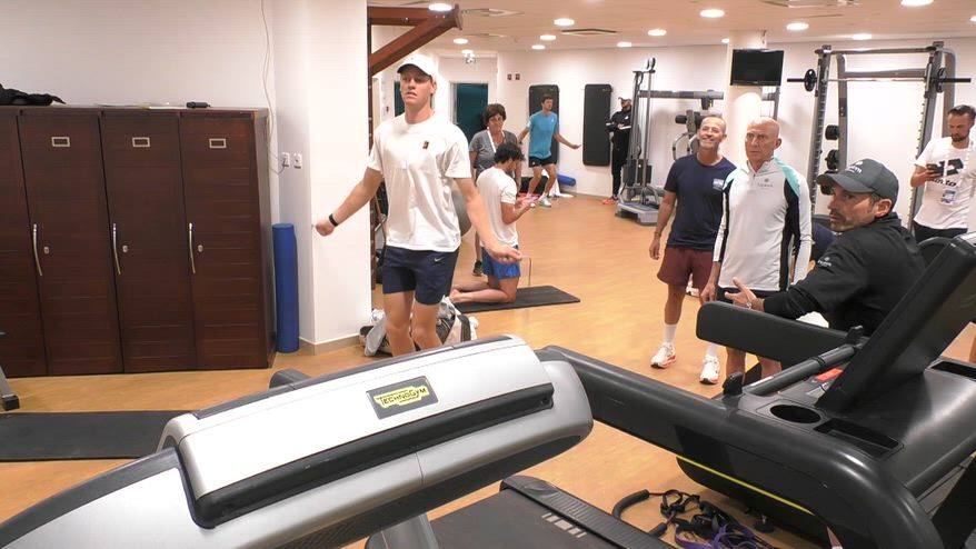 Sinner, allenamento in palestra alla vigilia degli ottavi