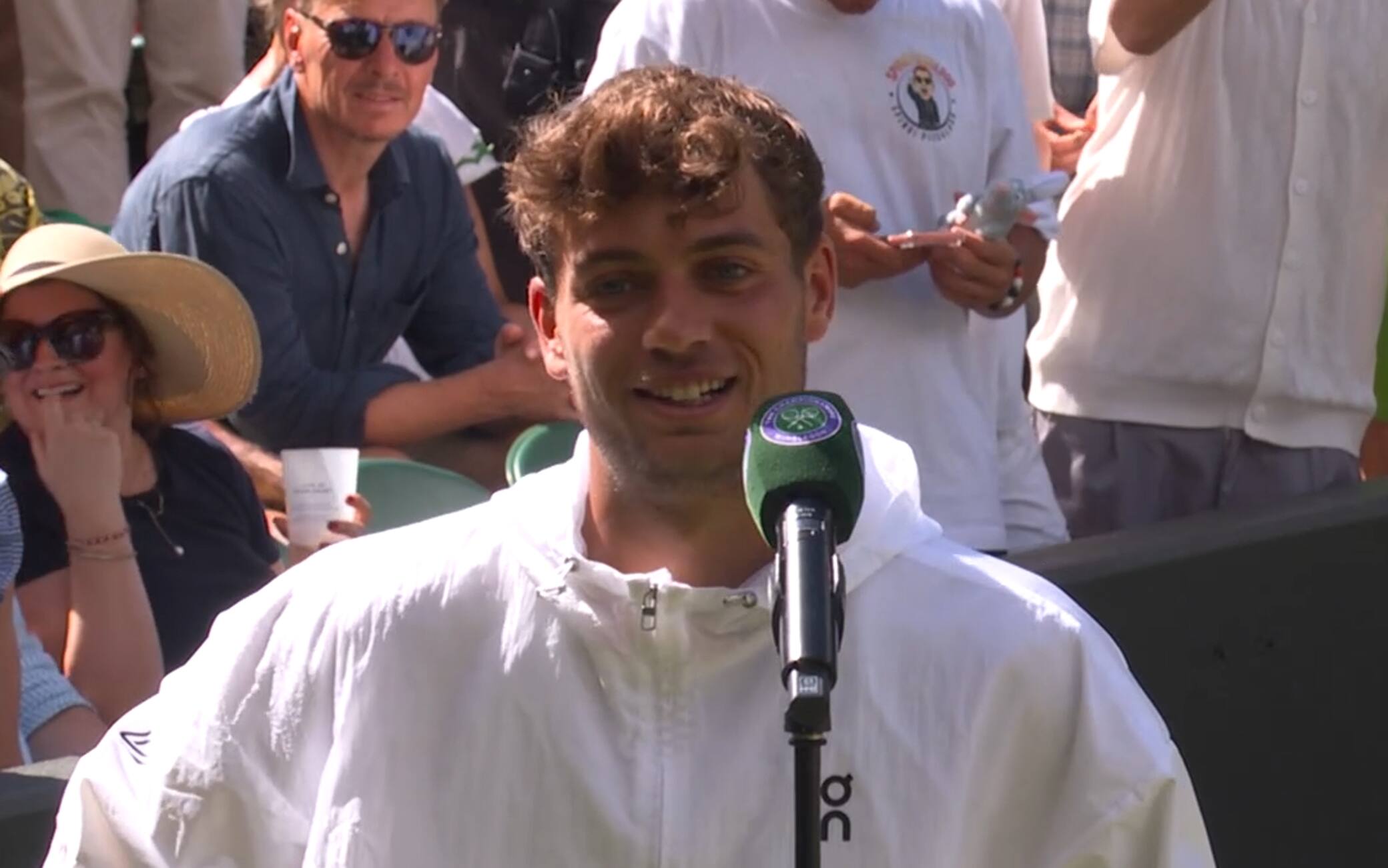 Cobolli senza casa a Wimbledon: "Chi può prestarmela in questi giorni?". VIDEO