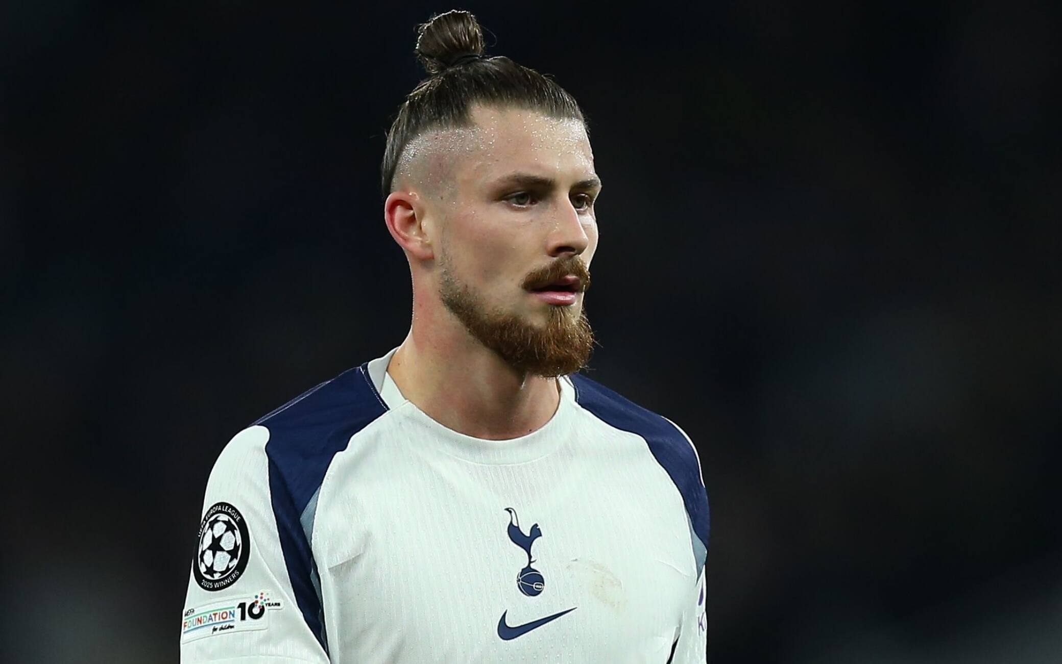 Dragusin alla Fiorentina, intesa di massima con il Tottenham: i dettagli
