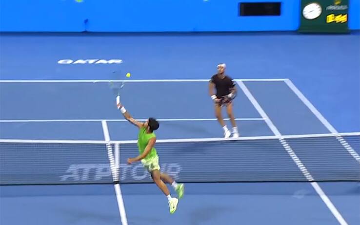 Alcaraz, recupero e veronica: il punto contro Khachanov è pazzesco! VIDEO