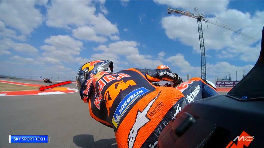GP Austin, Acosta va lungo e viene superato da Martin
