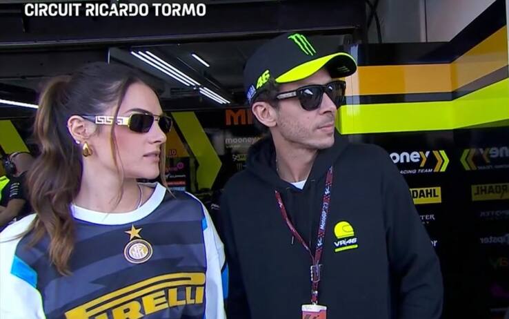 MotoGP, GP Valencia, Valentino rossi fidanzata maglia inter