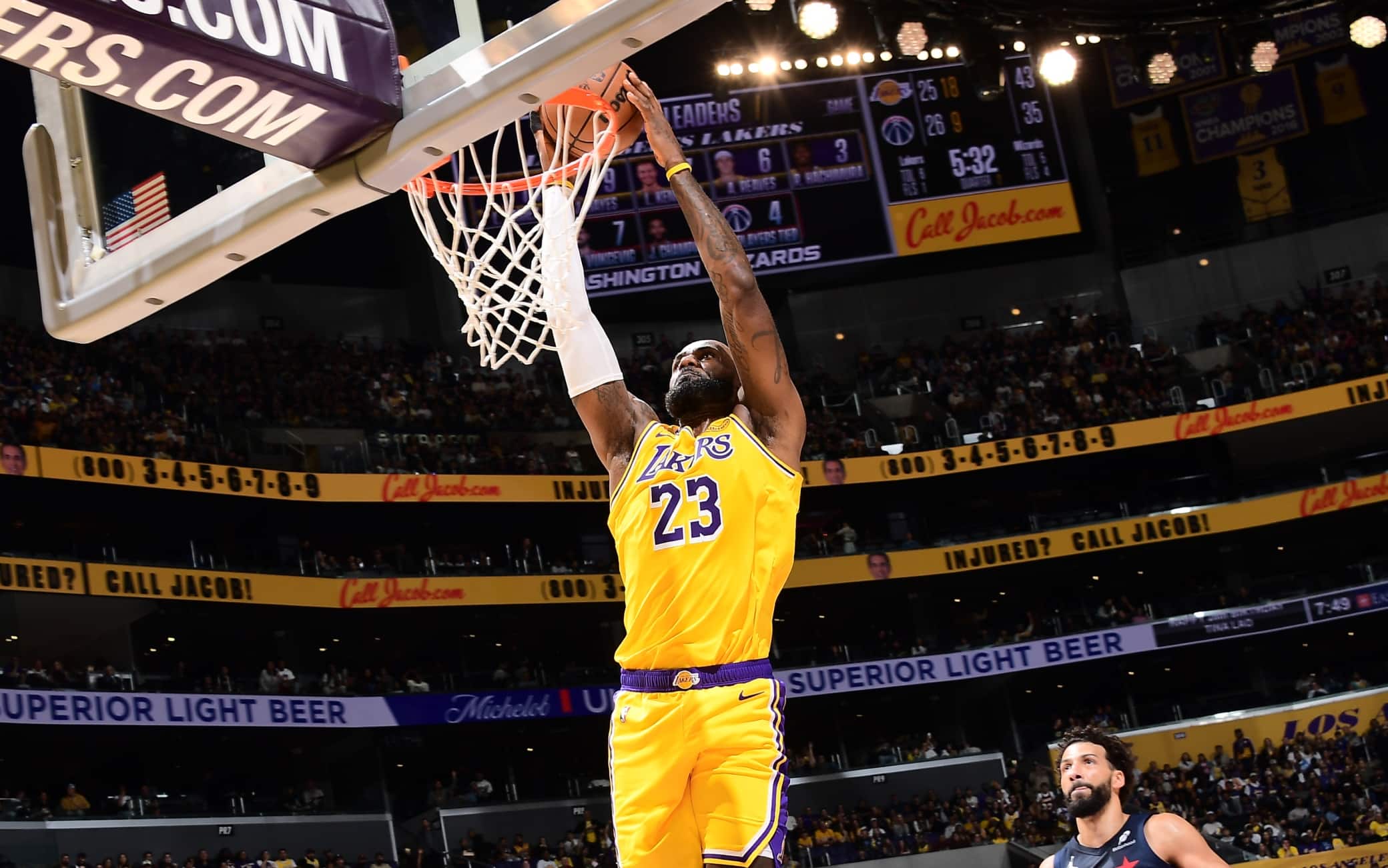 NBA, non c'è Doncic? Contro Wahsington ci pensa LeBron: tripla doppia e nuovo record