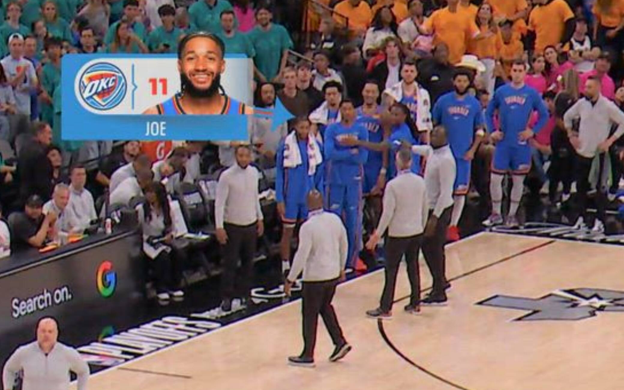 Playoff NBA, gli animi si scaldano in campo, ma Isaiah Joe prende in giro gli assistenti