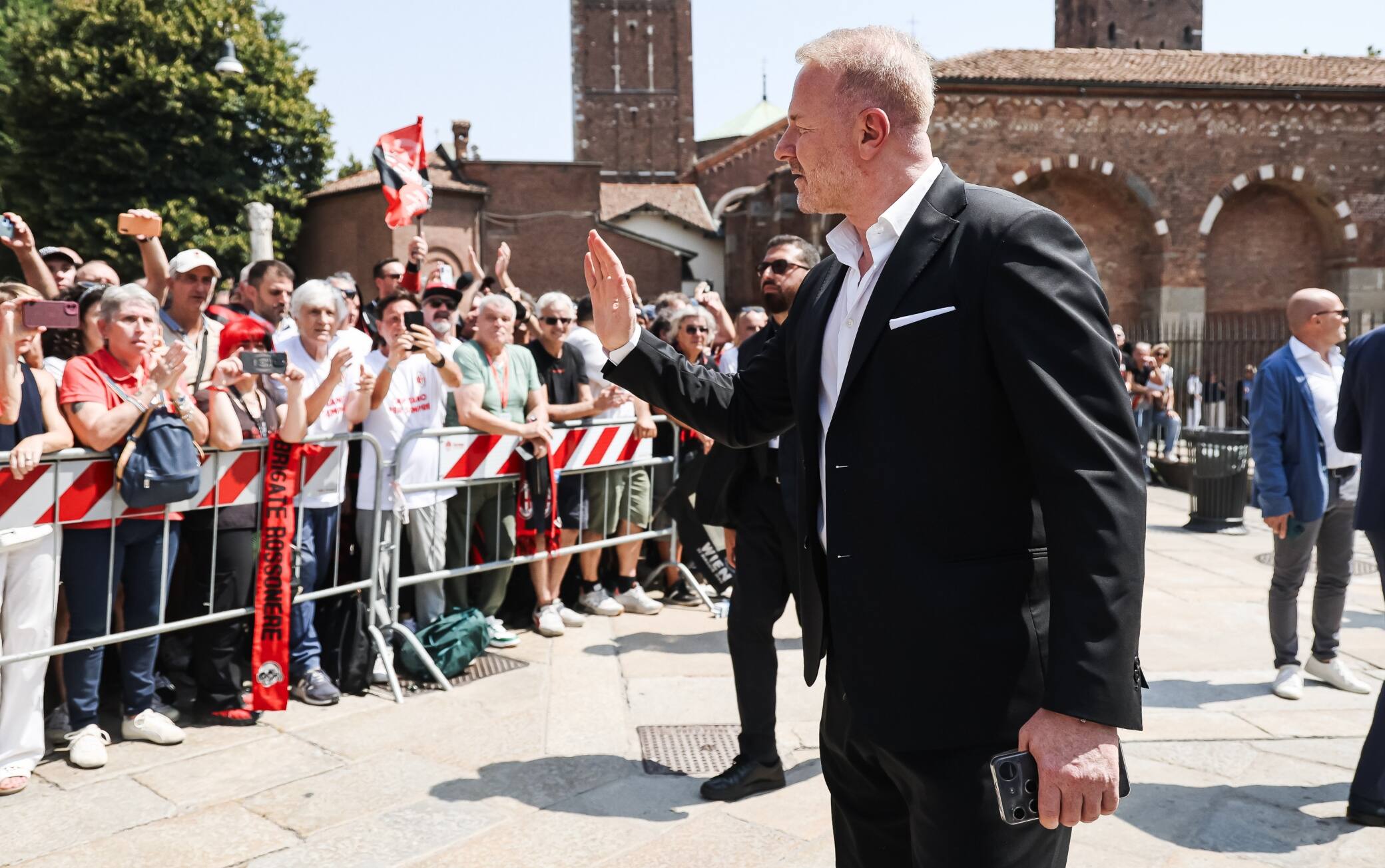 Tare, derubato della borsa dopo funerali di Baresi: la polizia la ritrova