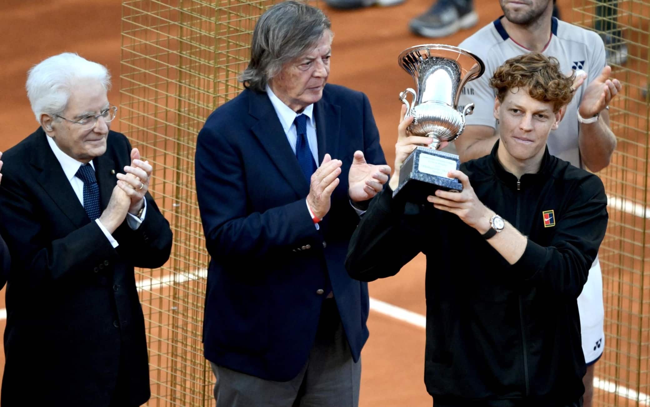 Internazionali Roma, Sinner premiato da Mattarella e Panatta. VIDEO