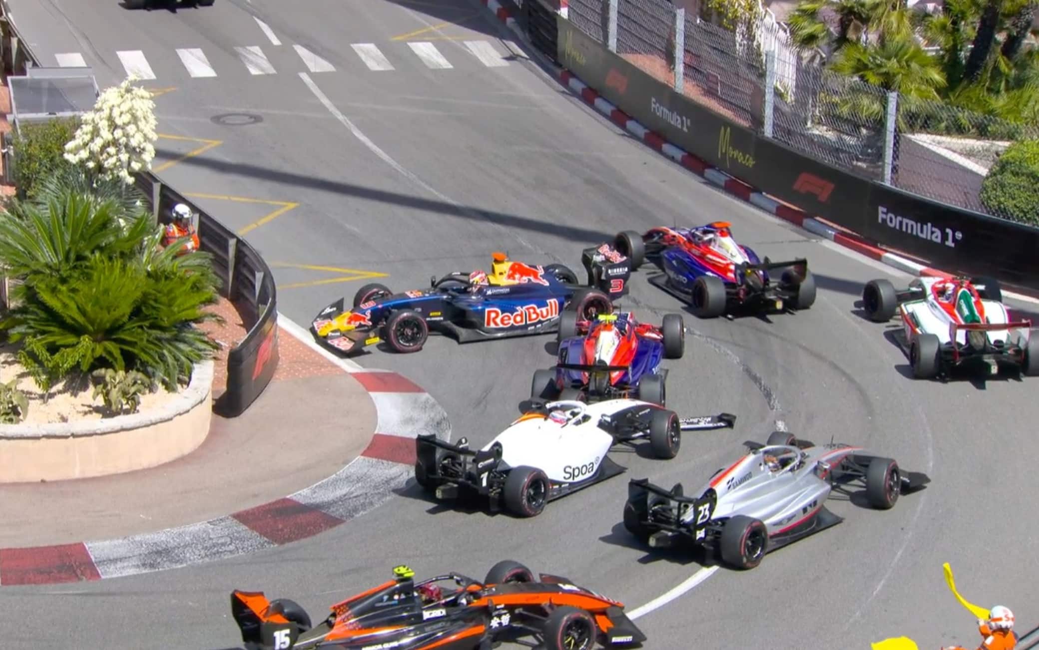 Traffico e incidenti in F3: caos nella Sprint di Monaco. FOTO