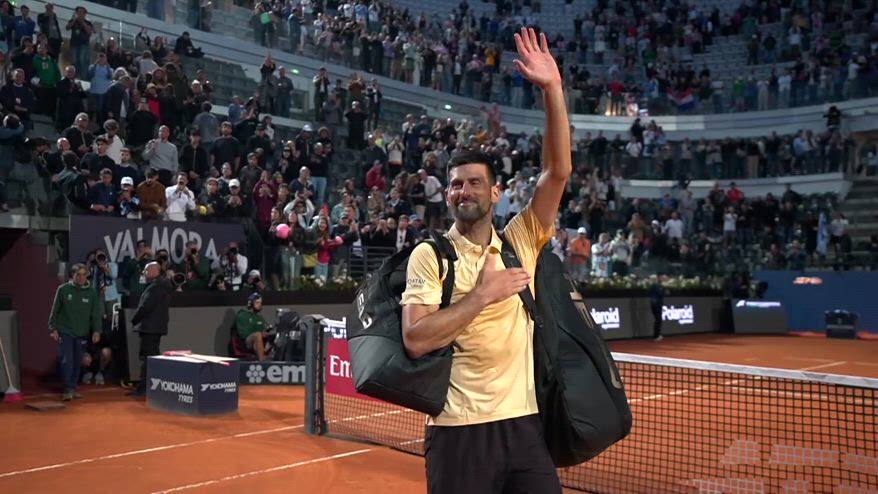 Roma, Djokovic fuori al debutto: il saluto del Centrale