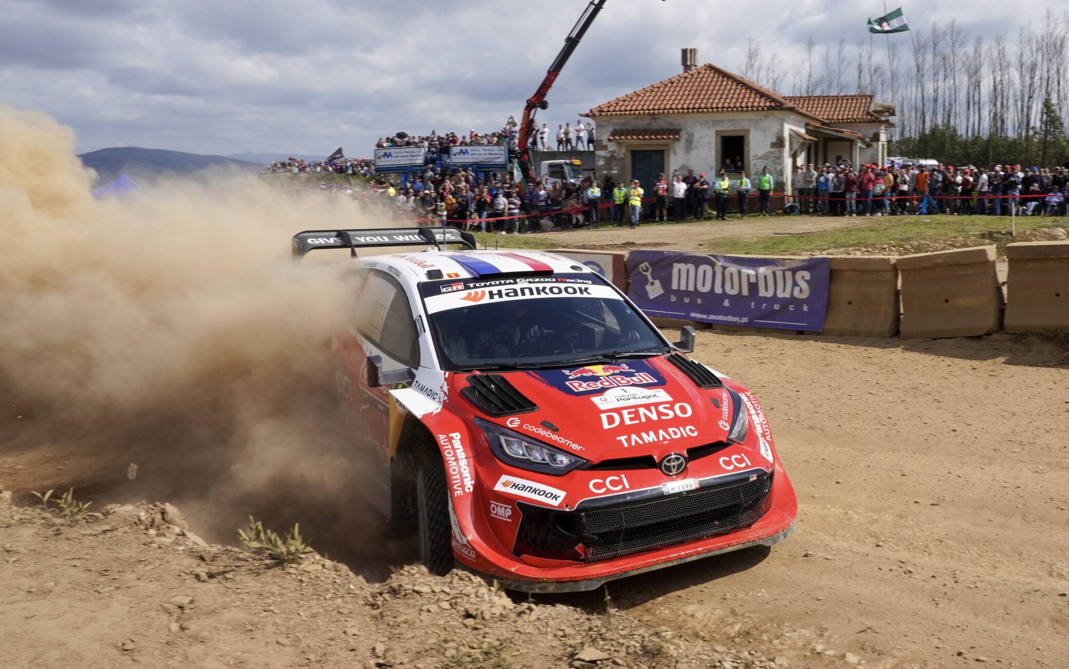 Rally Portogallo: Ogier in testa dopo la seconda giornata, poi Neuville e Pajari