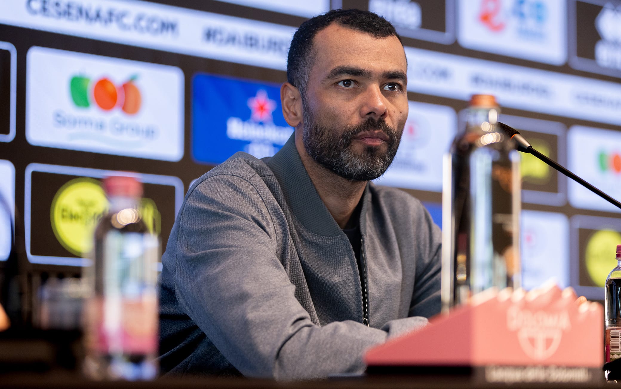 Cesena, Ashley Cole si presenta: "Voglio lasciare il segno e aiutare il calcio italiano"