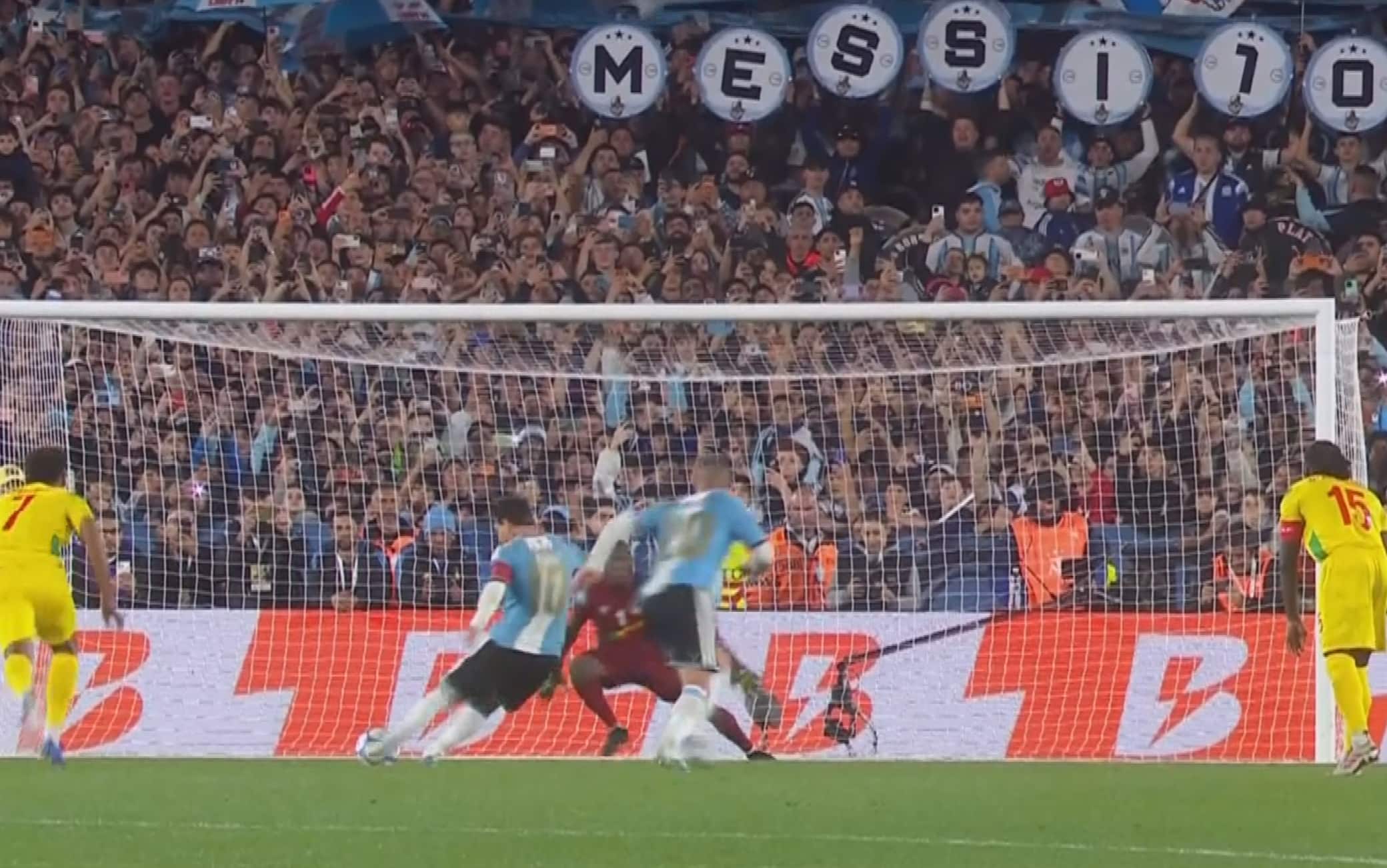 Messi, gol su rigore in Argentina-Benin
