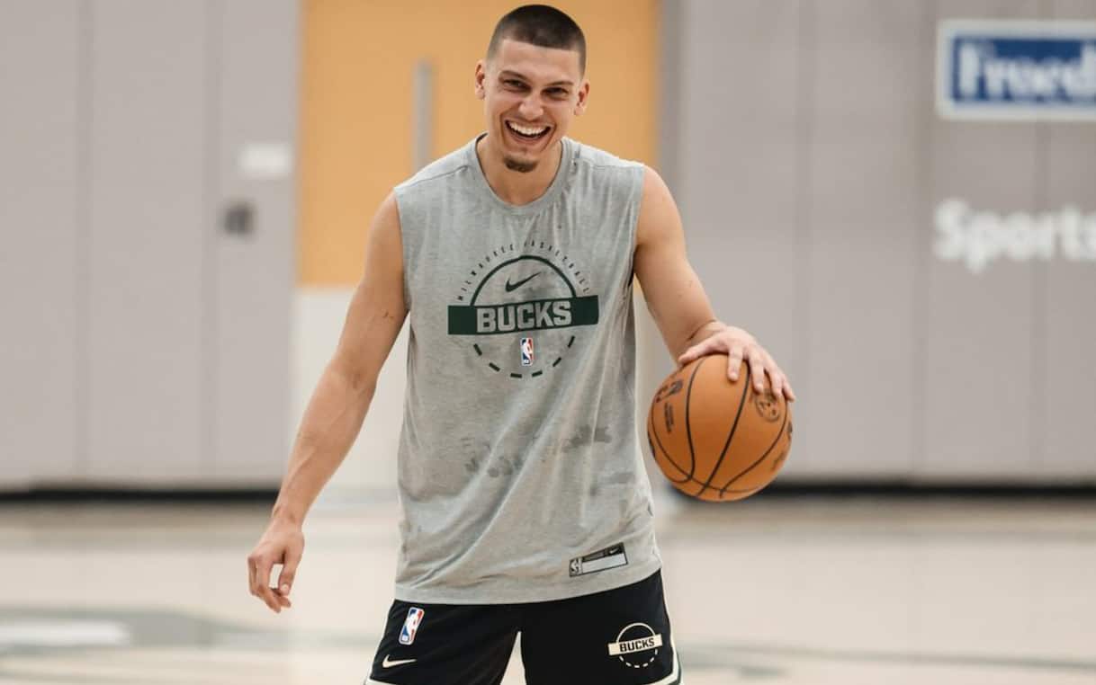https://sport.sky.it/assets/images/84a5b22a504625ce04e813f54c0755bd89a5cbcb/skysport/it/nba/video/2026/08/09/herro-nba-milwaukee-bucks-video-1116829/Herro_Bucks_Video_2.jpg?im=Resize,width=1218