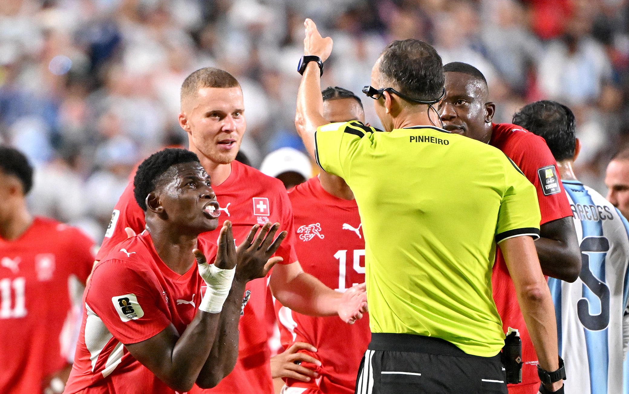 Embolo espulso in Svizzera-Argentina per 'mistaken identity': la nuova regola del Mondiale