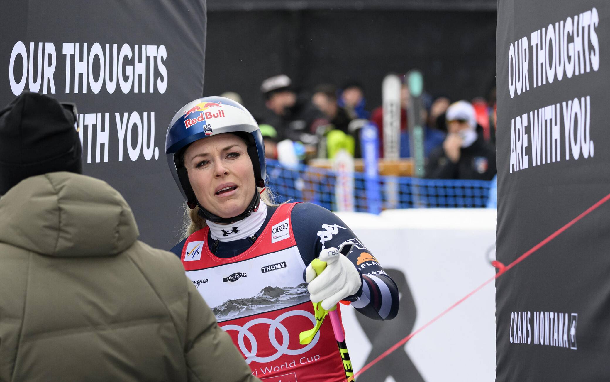 Lindsey Vonn, le foto della caduta di oggi nella discesa libera di Crans Montana e le news