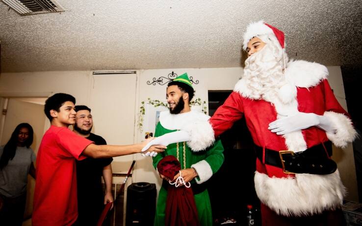 Wembanyama Christmas 3