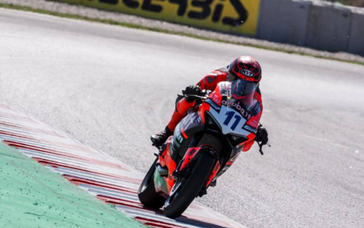Supersport a Barcellona 2023: Bulega con la Ducati al comando delle ...