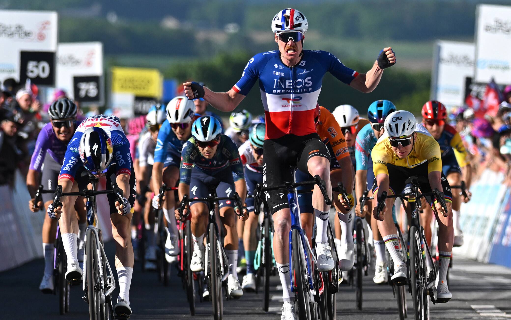 Giro di Romandia, Godon vince la 3^ tappa allo sprint. Pogacar resta leader