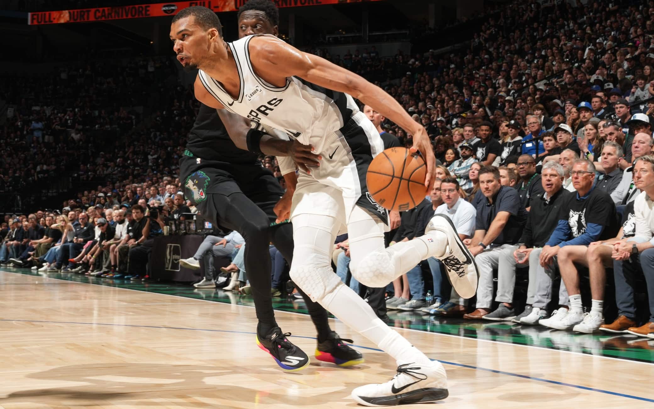 Playoff NBA, i risultati della notte: San Antonio elimina Minnesota, Detroit forza gara-7