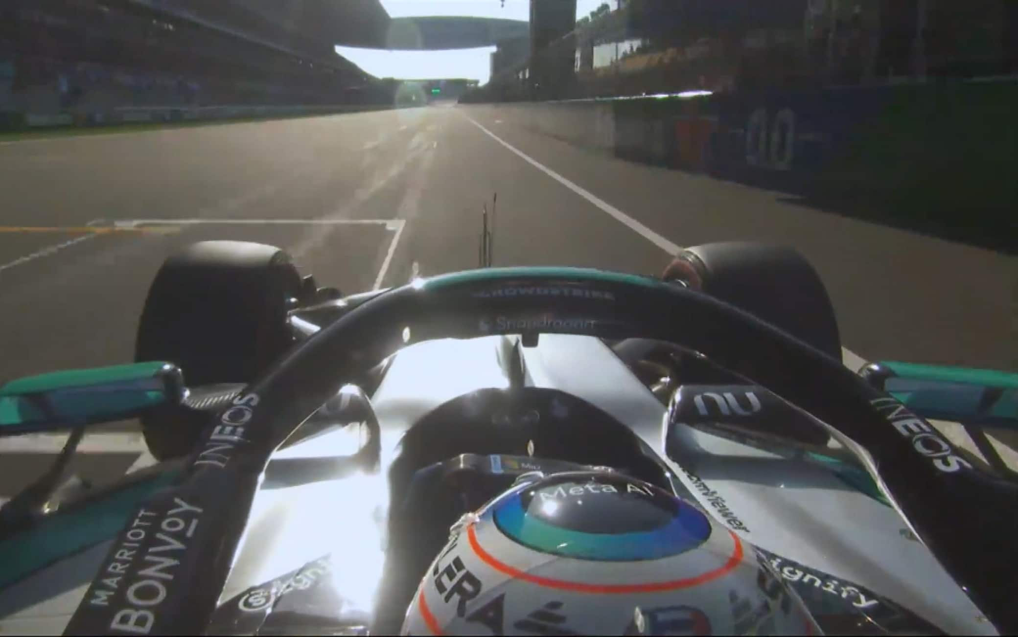 Sali in macchina con Kimi Antonelli: il giro della pole position in Cina. VIDEO
