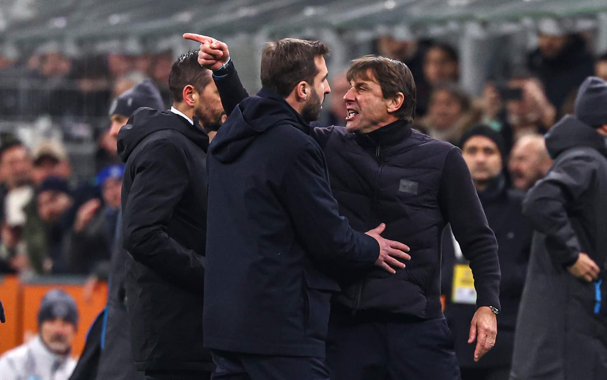 71' - Furioso l'allenatore del Napoli, veramente furioso. Stava protestando per il rigore assegnato all'Inter. 