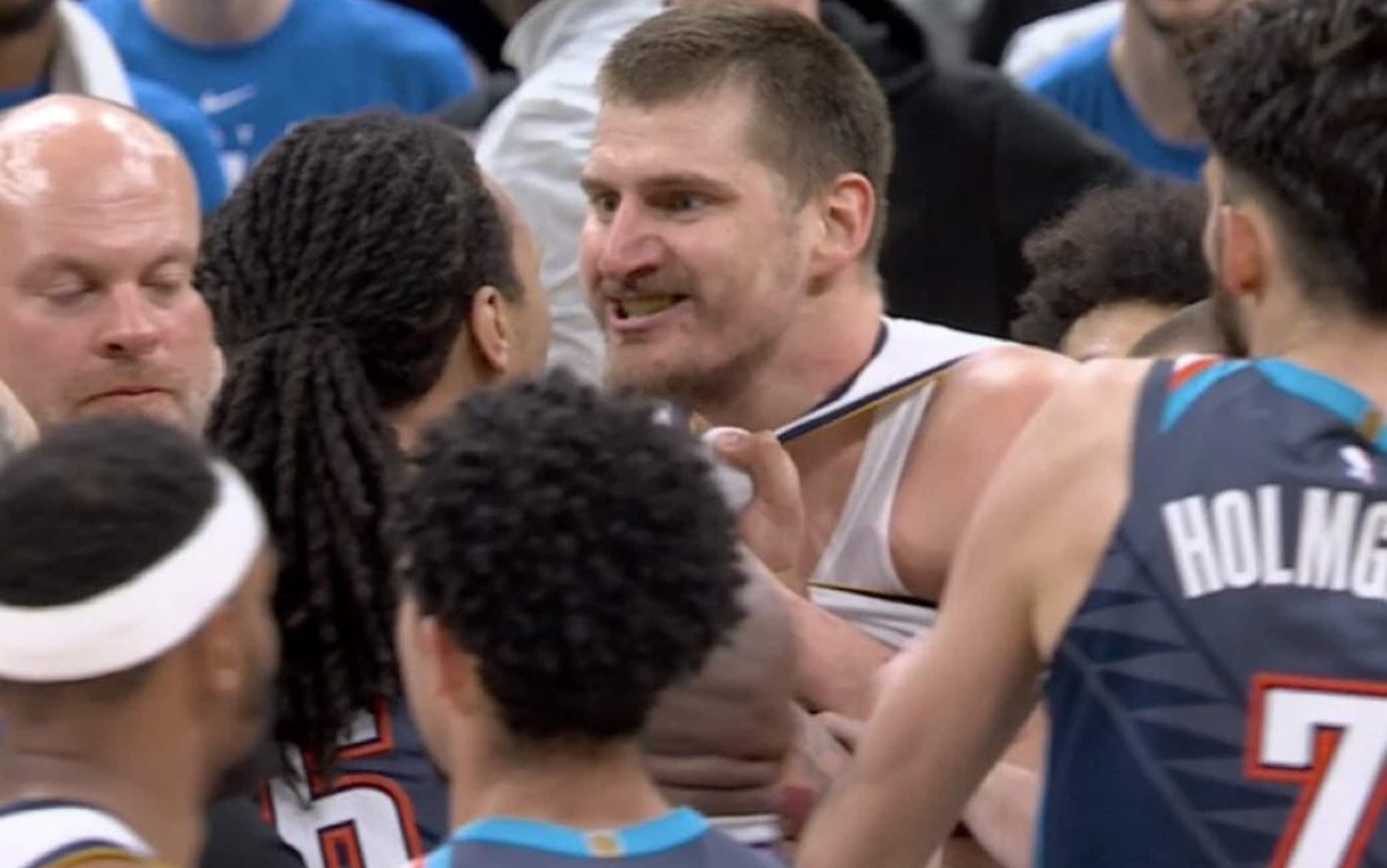 NBA, Dort sgambetta Jokic: si sfiora la rissa, sedata con due tecnici e un espulsione