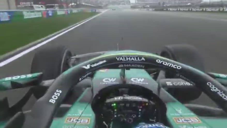 F1, Alonso lotta con le vibrazioni: deve lasciare il volante. VIDEO