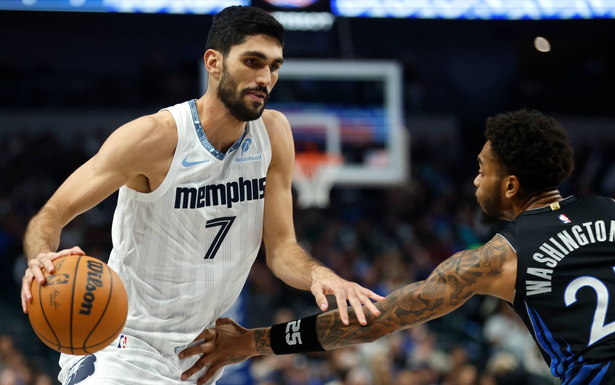 Mercato NBA, Dallas cede una prima scelta per prendere Santi Aldama