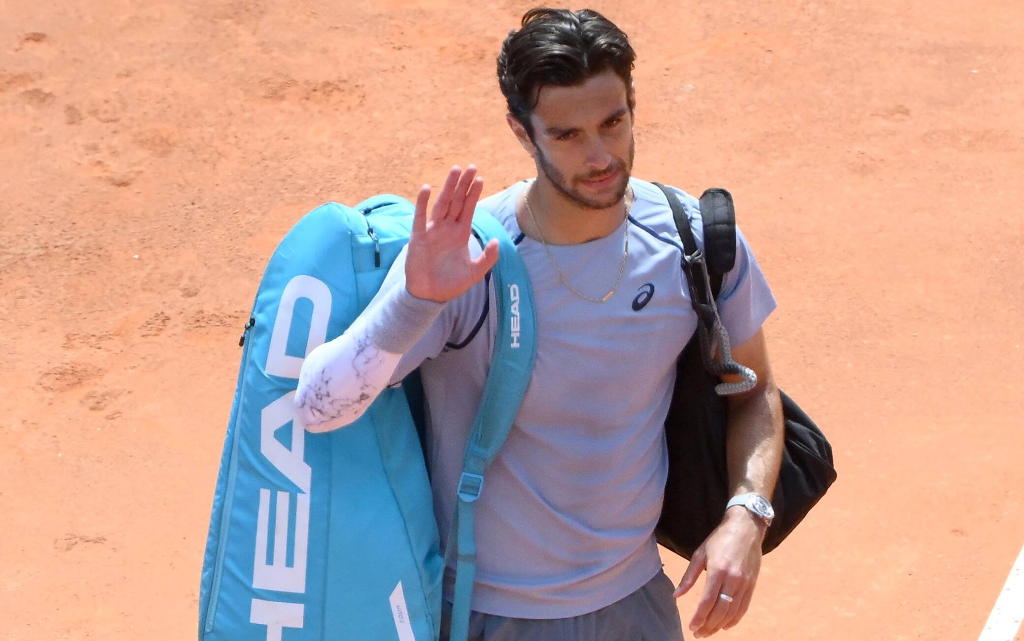 Lorenzo Musetti salta l'Atp Queen's per infortunio: tenterà il rientro a Wimbledon