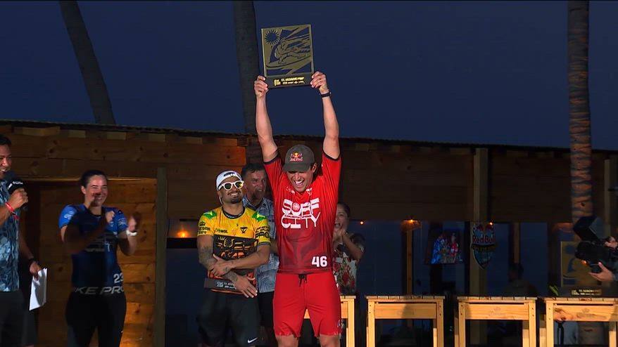 Leonardo Fioravanti, prima vittoria nella World surf league