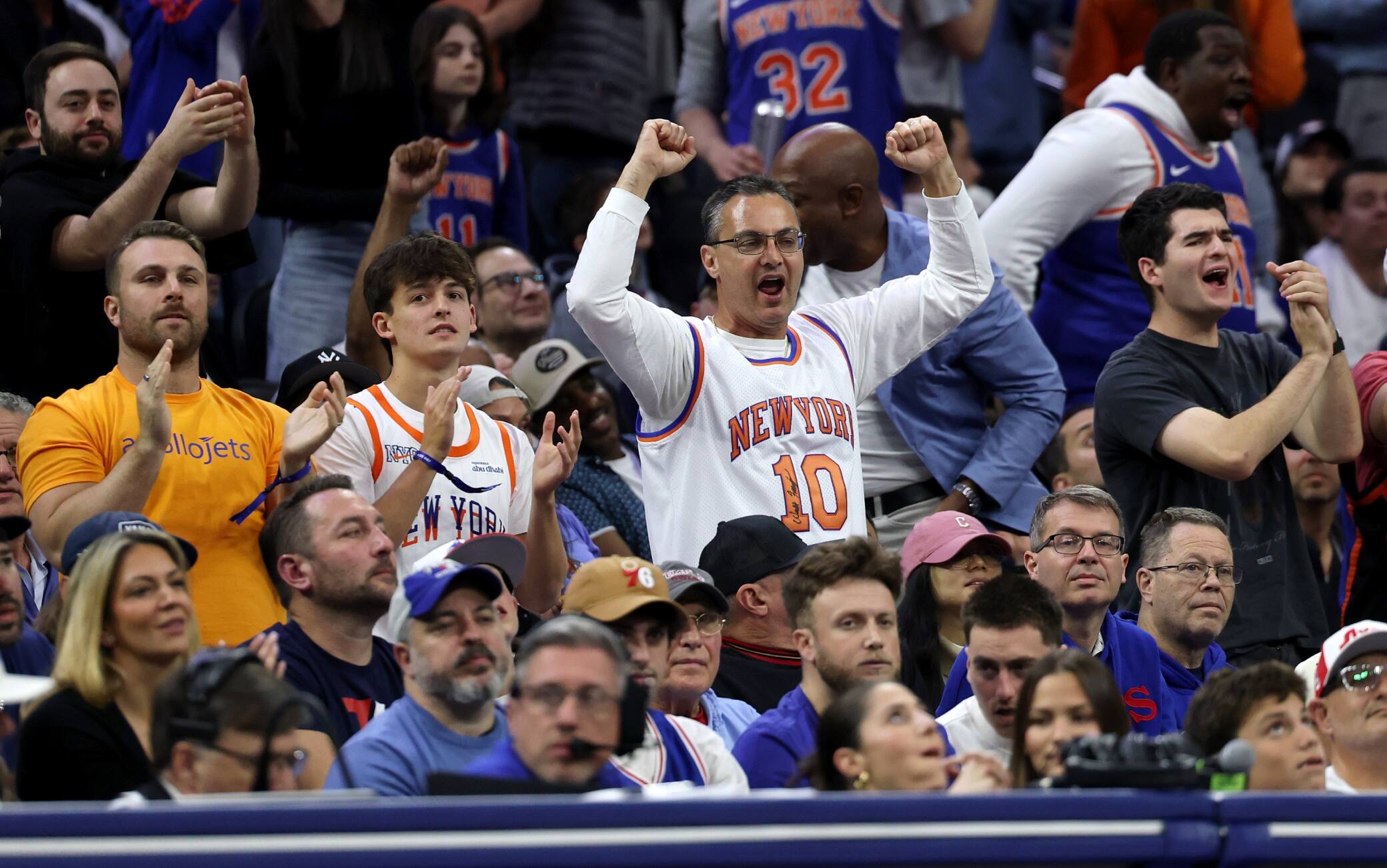 NBA, New York va sul 2-0 alle finali di Conference e i tifosi cantano: "Knicks in 4!"
