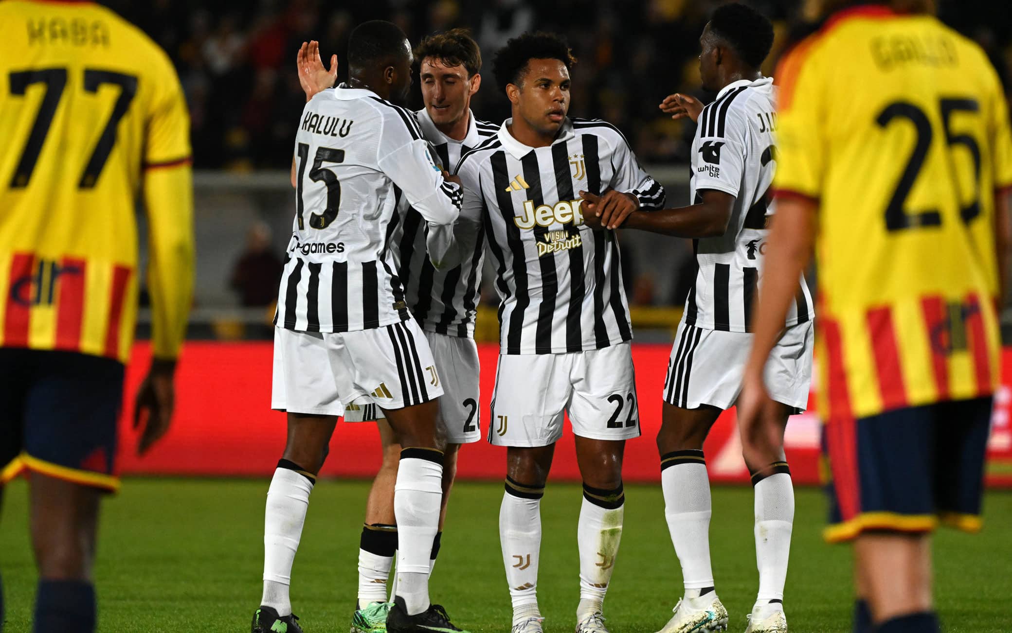La Juventus batte il Lecce 0-2: a segno McKennie e Douglas Luiz