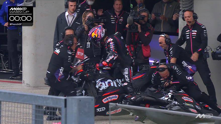 Martin fallisce il flag to flag nel warm up: risate nei box
