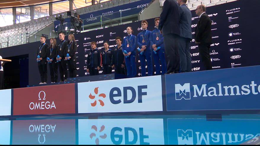 Italia, ecco il primo oro: premiazione e inno di Mameli