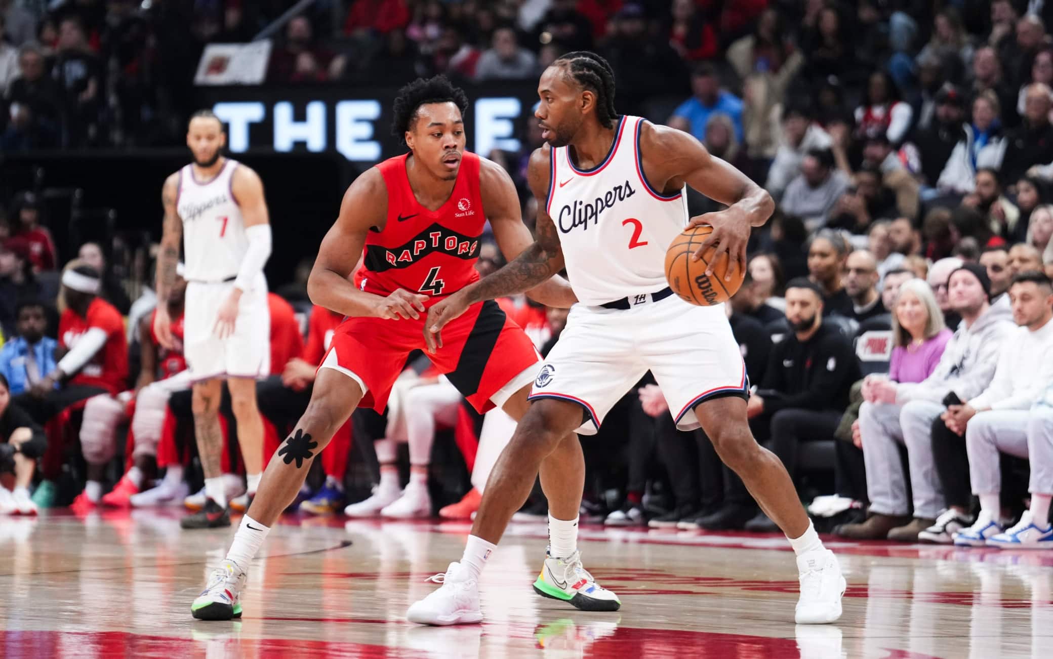 NBA, Kawhi Leonard sbarca a Toronto: "Qui per aiutare Barnes, è la sua squadra"