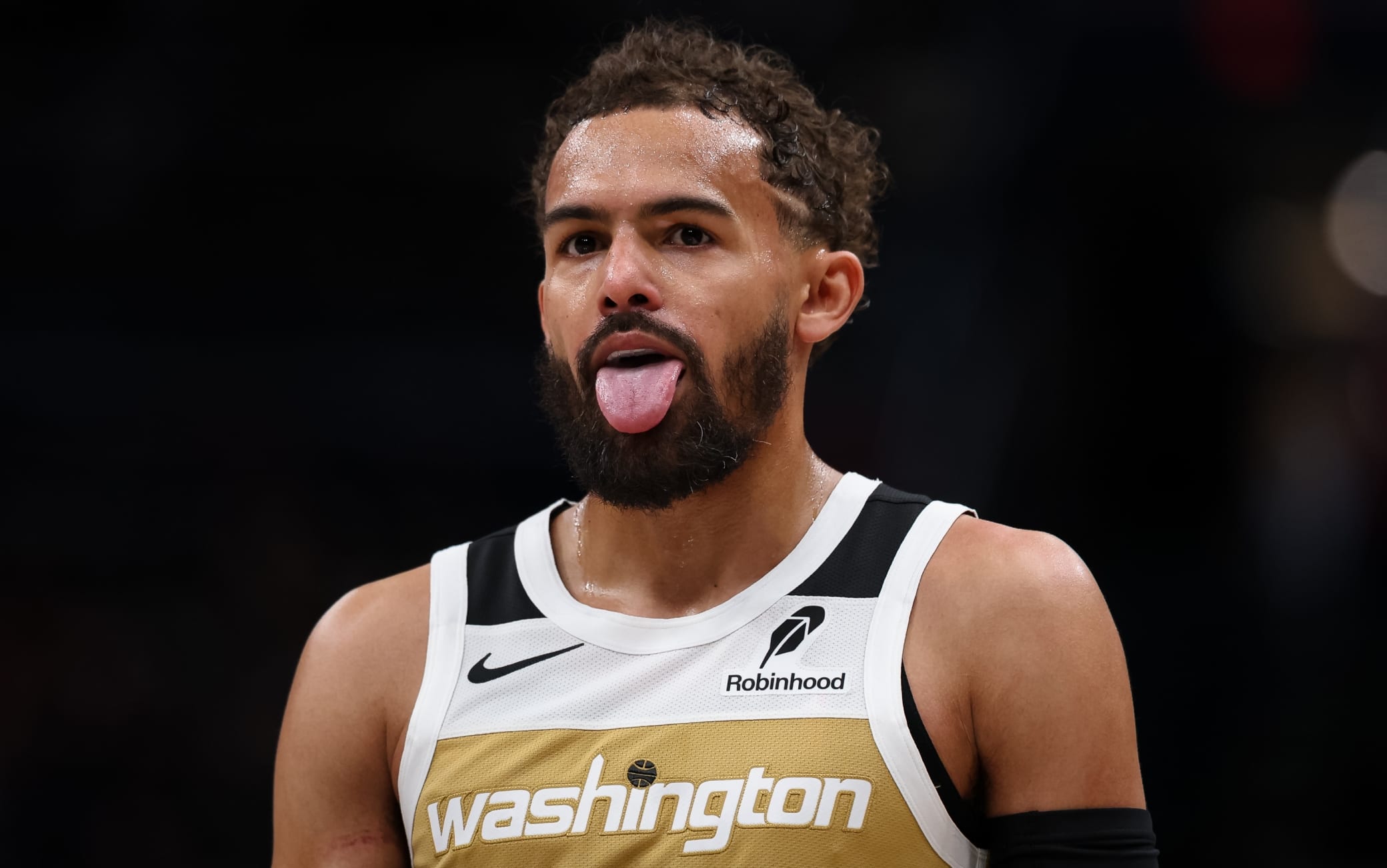 Mercato NBA, Trae Young rinuncia all'opzione e diventa free agent, ma vuole restare