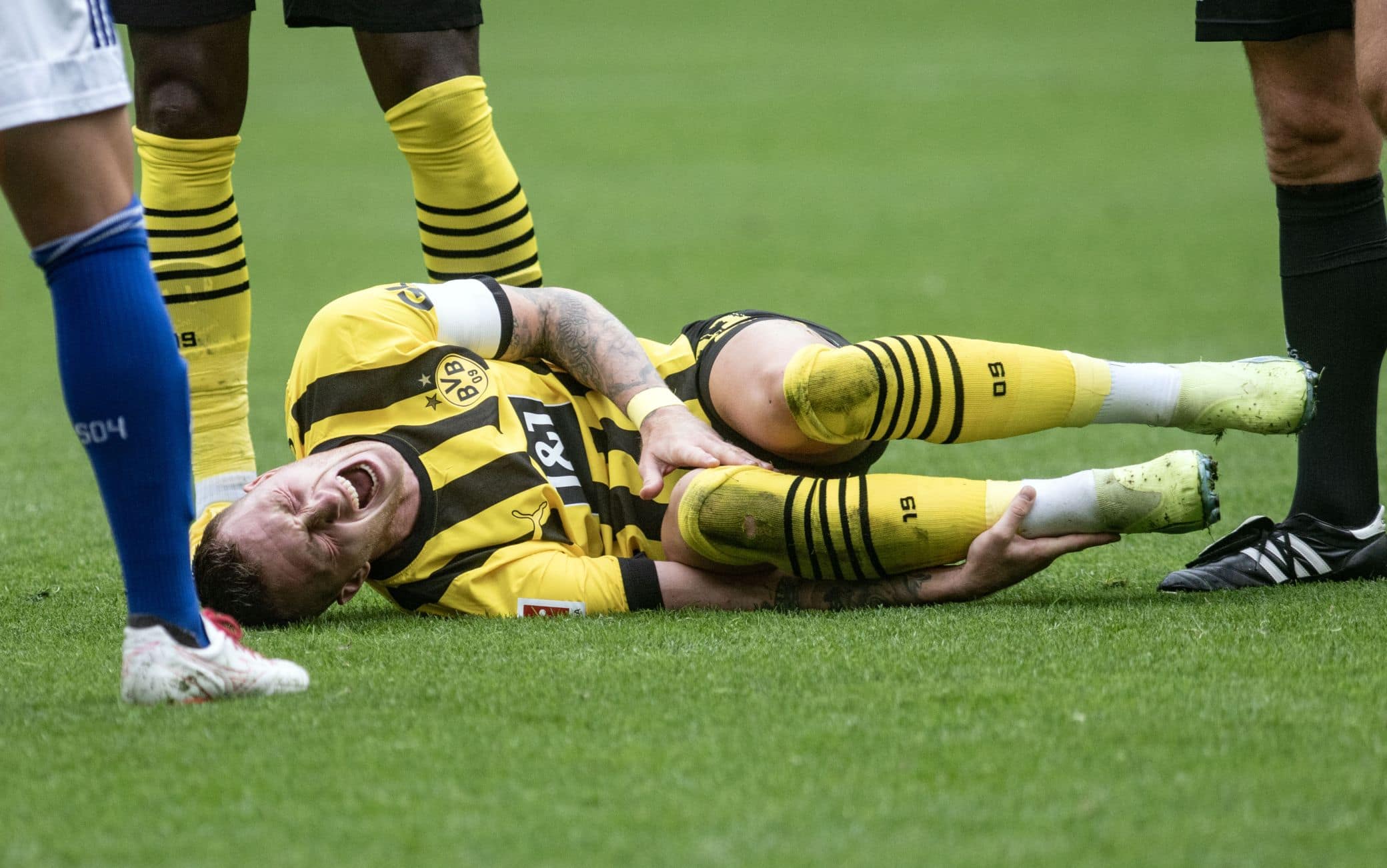 Le immagini dell'infortunio di Reus