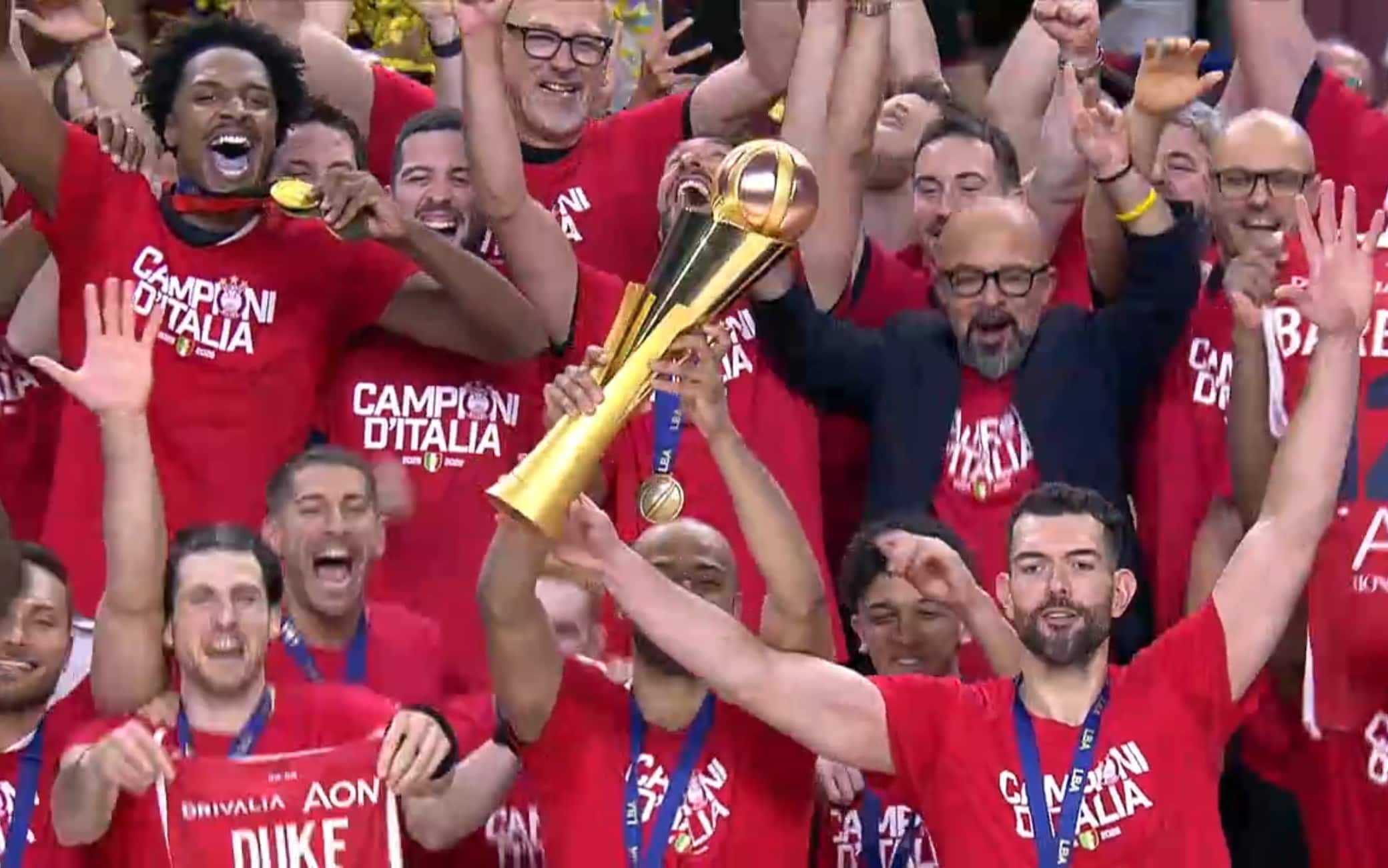 Finale LBA, Milano conquista lo Scudetto: il momento della festa. VIDEO