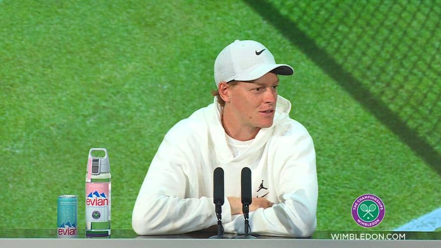 Sinner: "Mamma e papà nel Royal Box di Wimbledon? Gliel'hanno offerto ma..." 