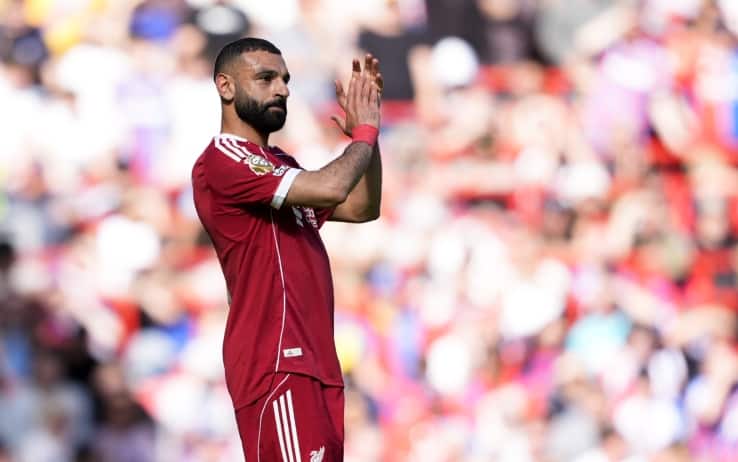 Liverpool-Crystal Palace, Salah esce per infortunio tra gli applausi di Anfield Road