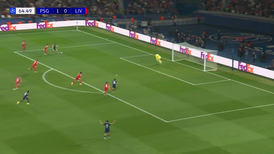 Kvaradona salta tutti e va in porta col pallone. IL VIDEO