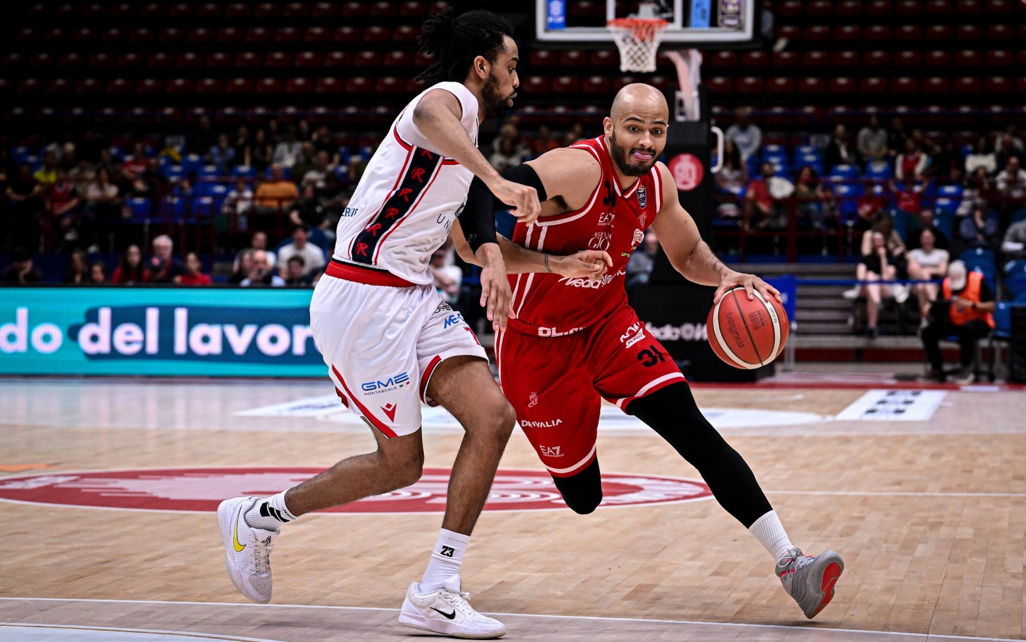 Milano-Reggio Emilia ai Playoff di Serie A basket in diretta tv e streaming su Sky e Now